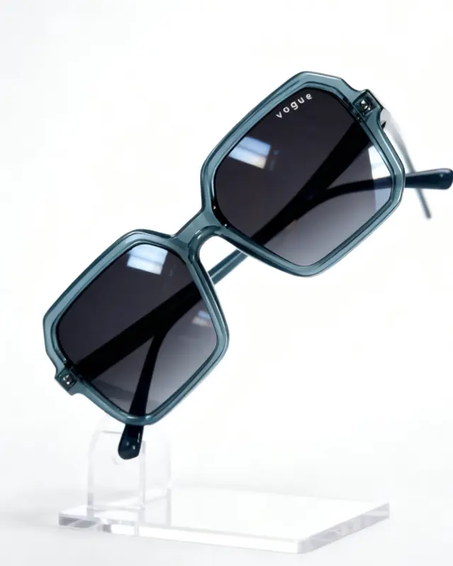 Gafas de sol Vogue cuadradas en azul petróleo